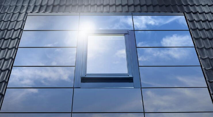 Intégration des fenêtres de toit VELUX dans les systèmes photovoltaïques