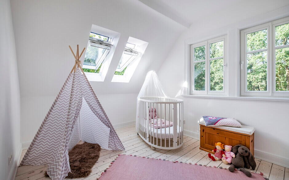 Kinderzimmer mit zwei Dachfenstern - VELUX Magazin